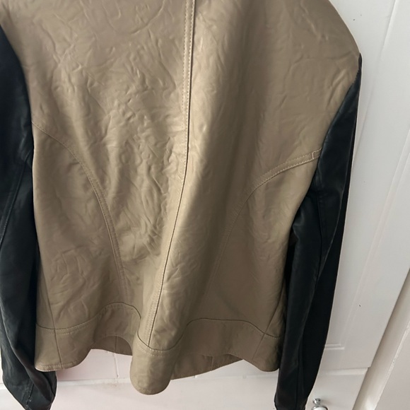 Jack by BB Dakota Taupe and Black Jacket “FAUX LEATHER” w/Long Sleeves Zipper - Picture 5 of 9